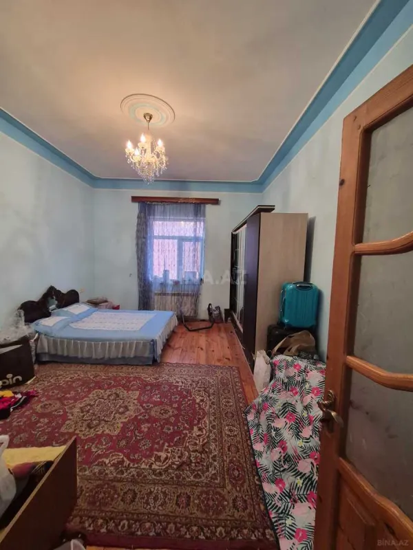 Satılır 9 otaqlı həyət evi 310 m²