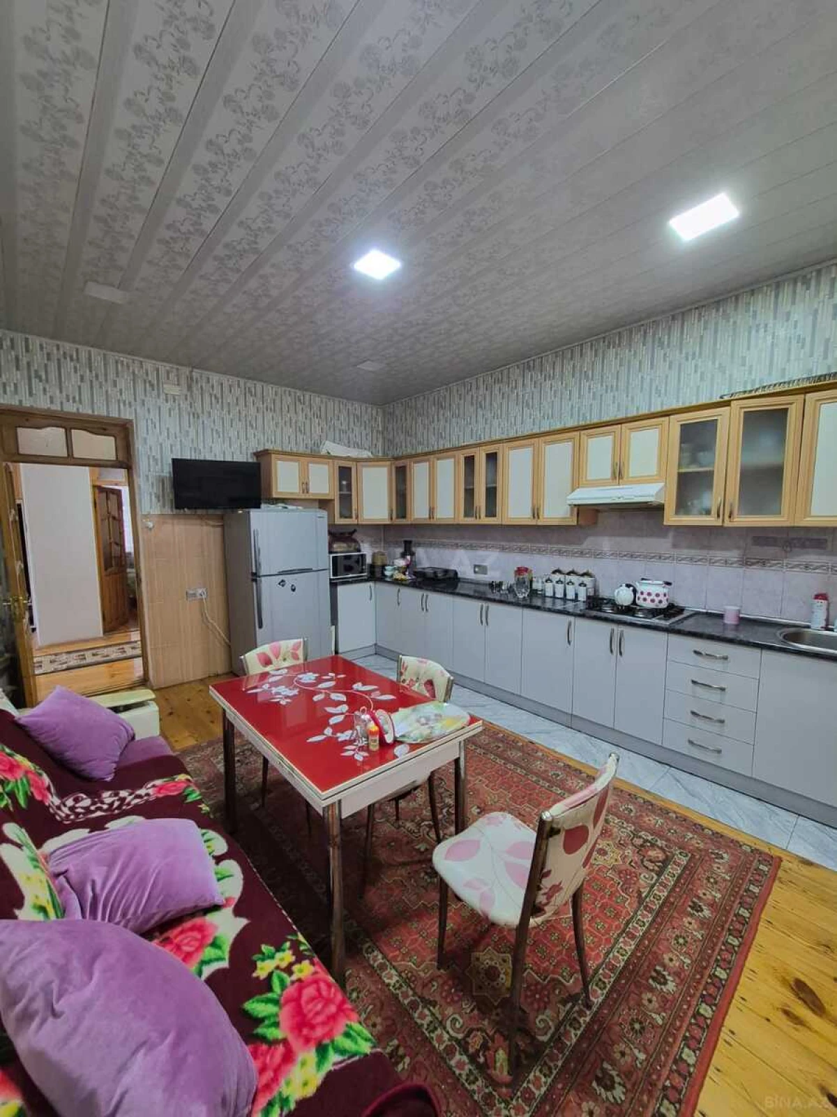 Satılır 9 otaqlı həyət evi 310 m²