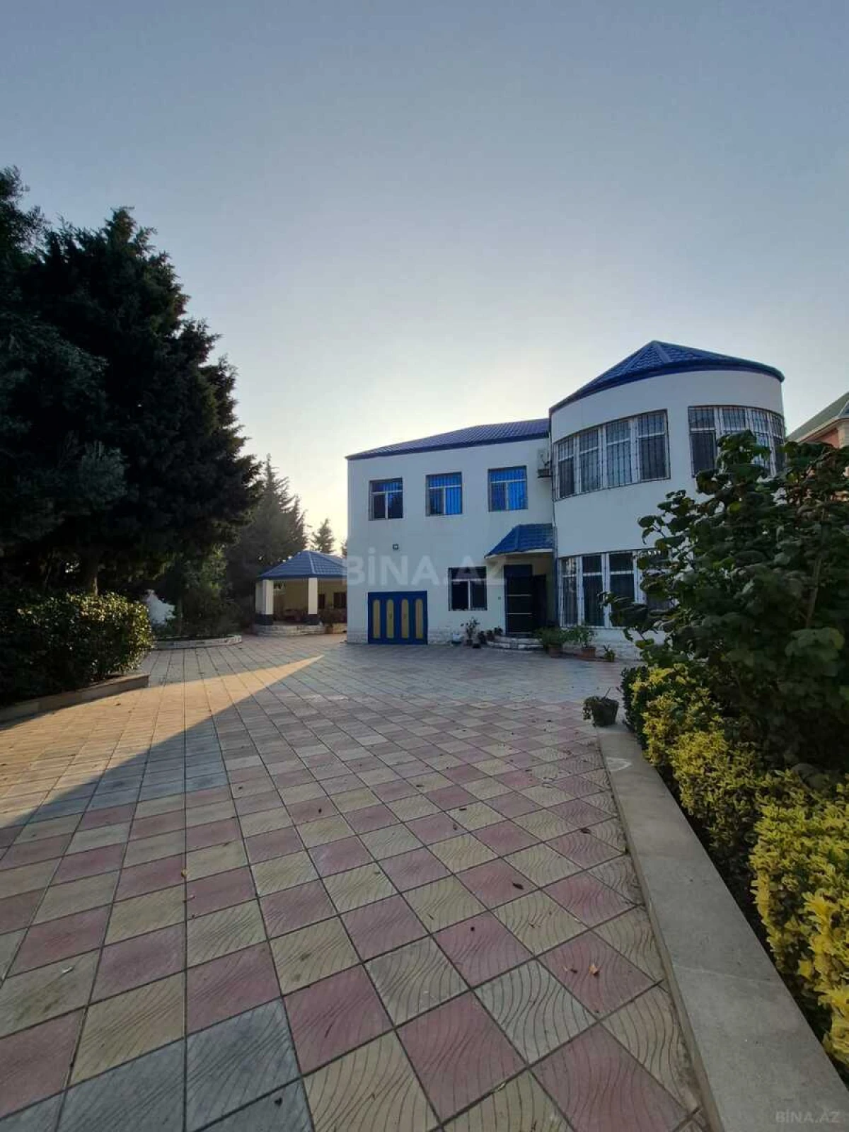 Satılır 9 otaqlı həyət evi 310 m²