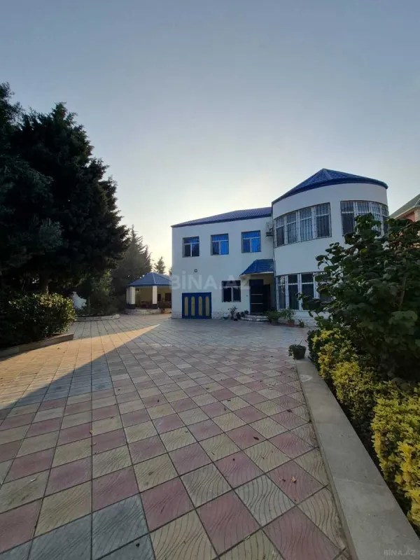 Satılır 9 otaqlı həyət evi 310 m²