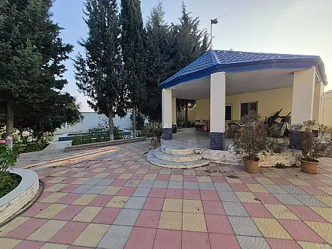 Satılır 9 otaqlı həyət evi 310 m²