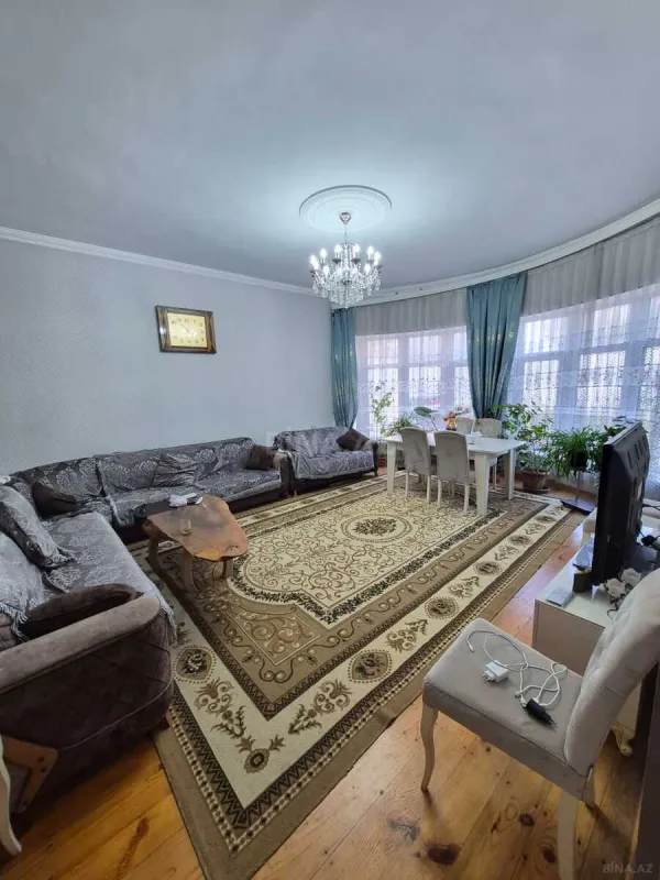 Satılır 9 otaqlı həyət evi 310 m²