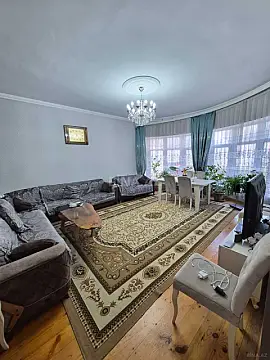 Satılır 9 otaqlı həyət evi 310 m²