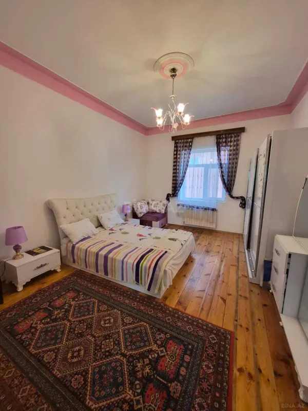 Satılır 9 otaqlı həyət evi 310 m²