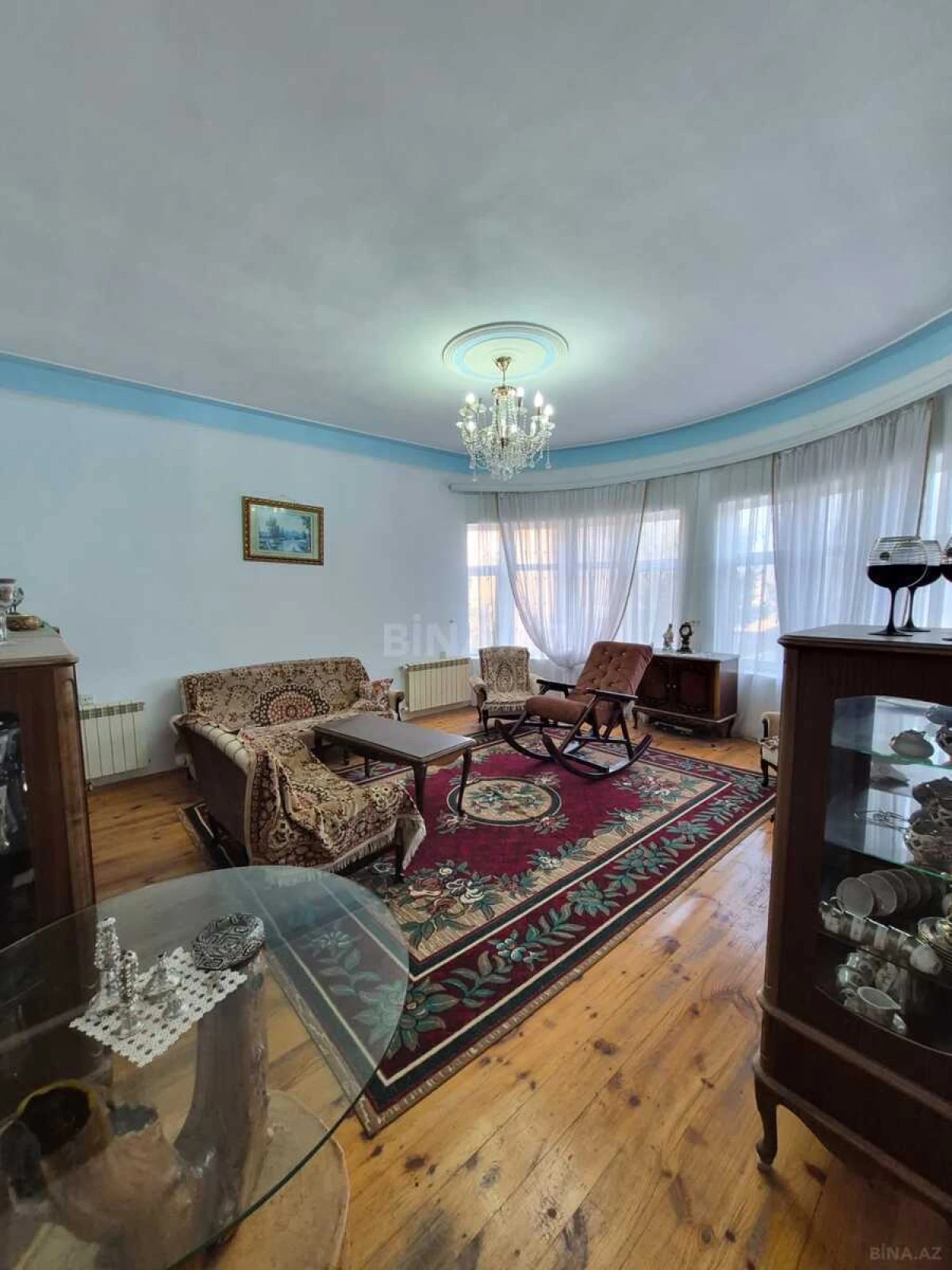Satılır 9 otaqlı həyət evi 310 m²