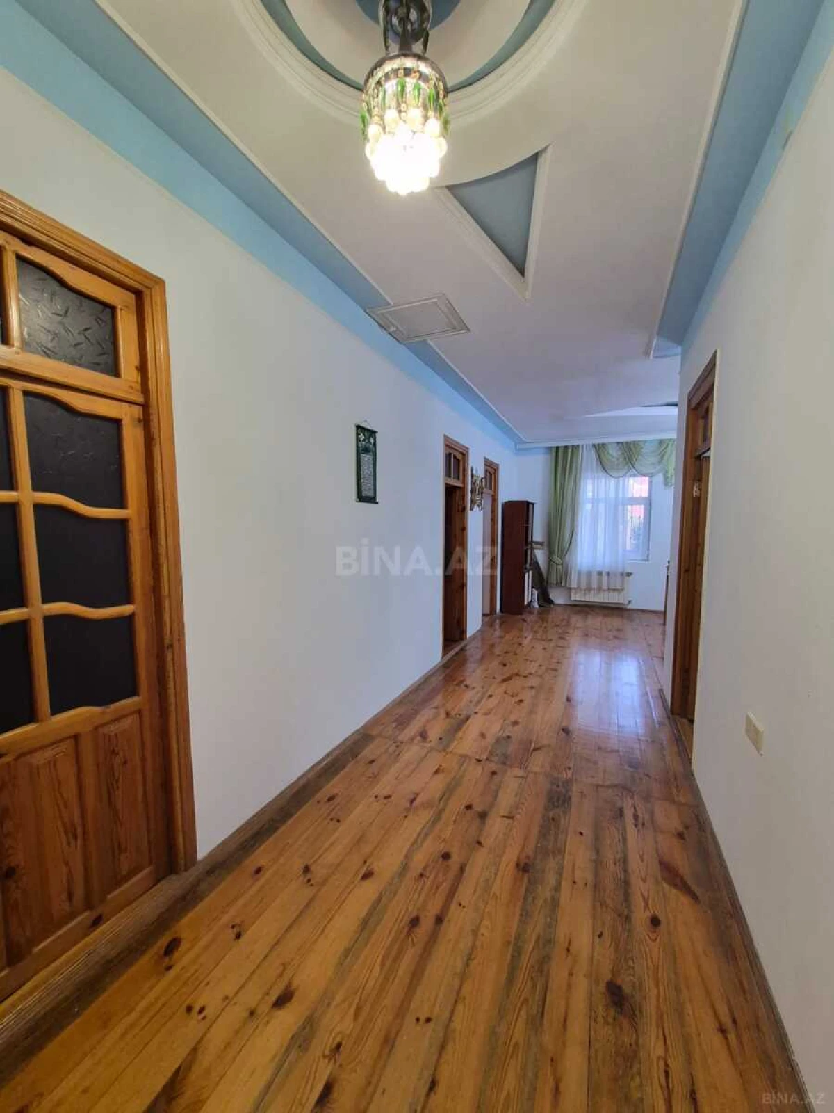 Satılır 9 otaqlı həyət evi 310 m²