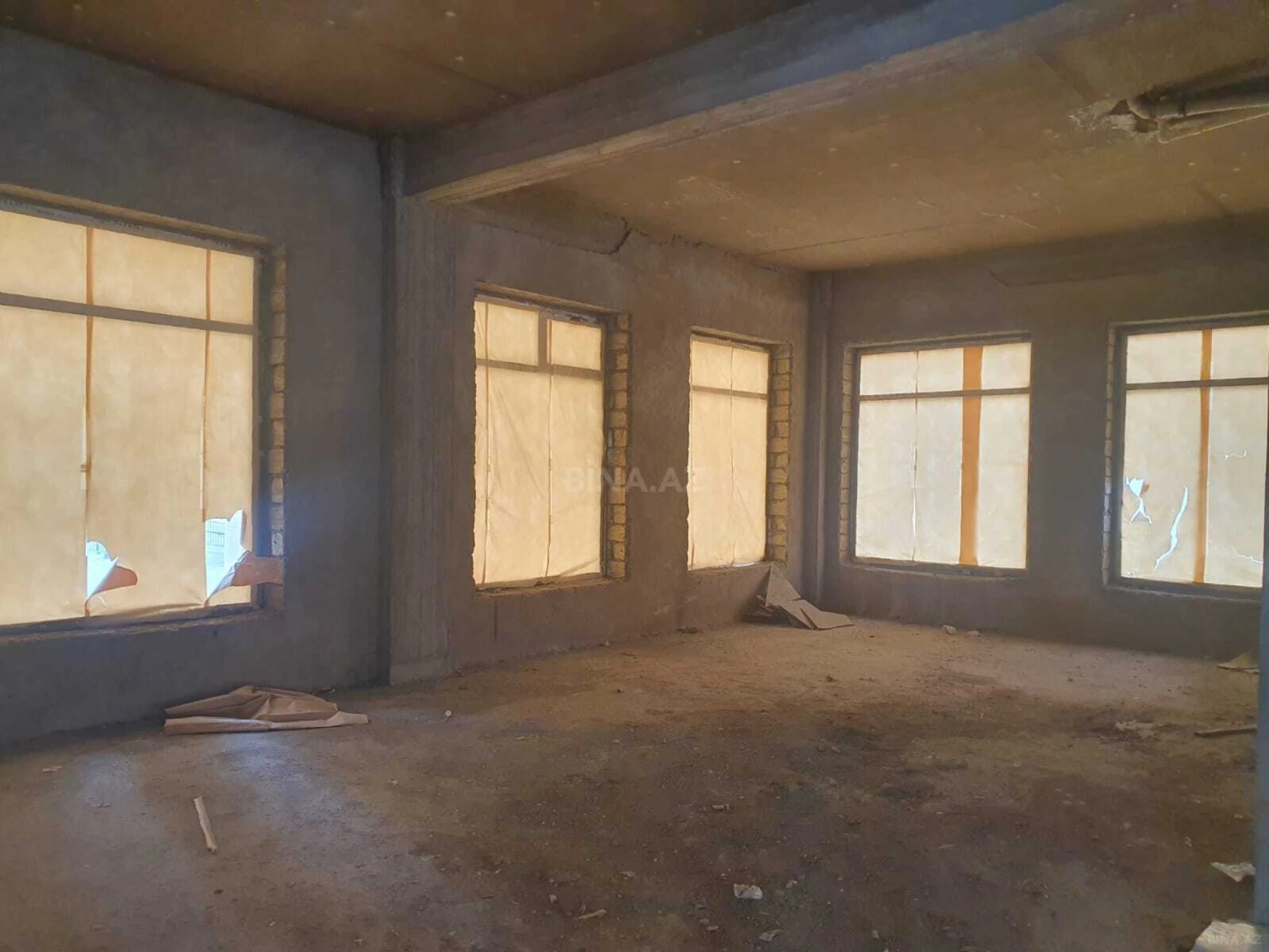 Satılır obyekt 517 m²