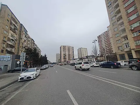 Satılır obyekt 517 m²
