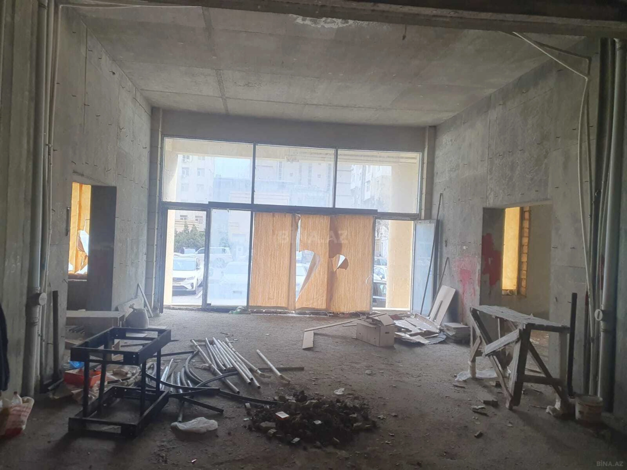 Satılır obyekt 517 m²