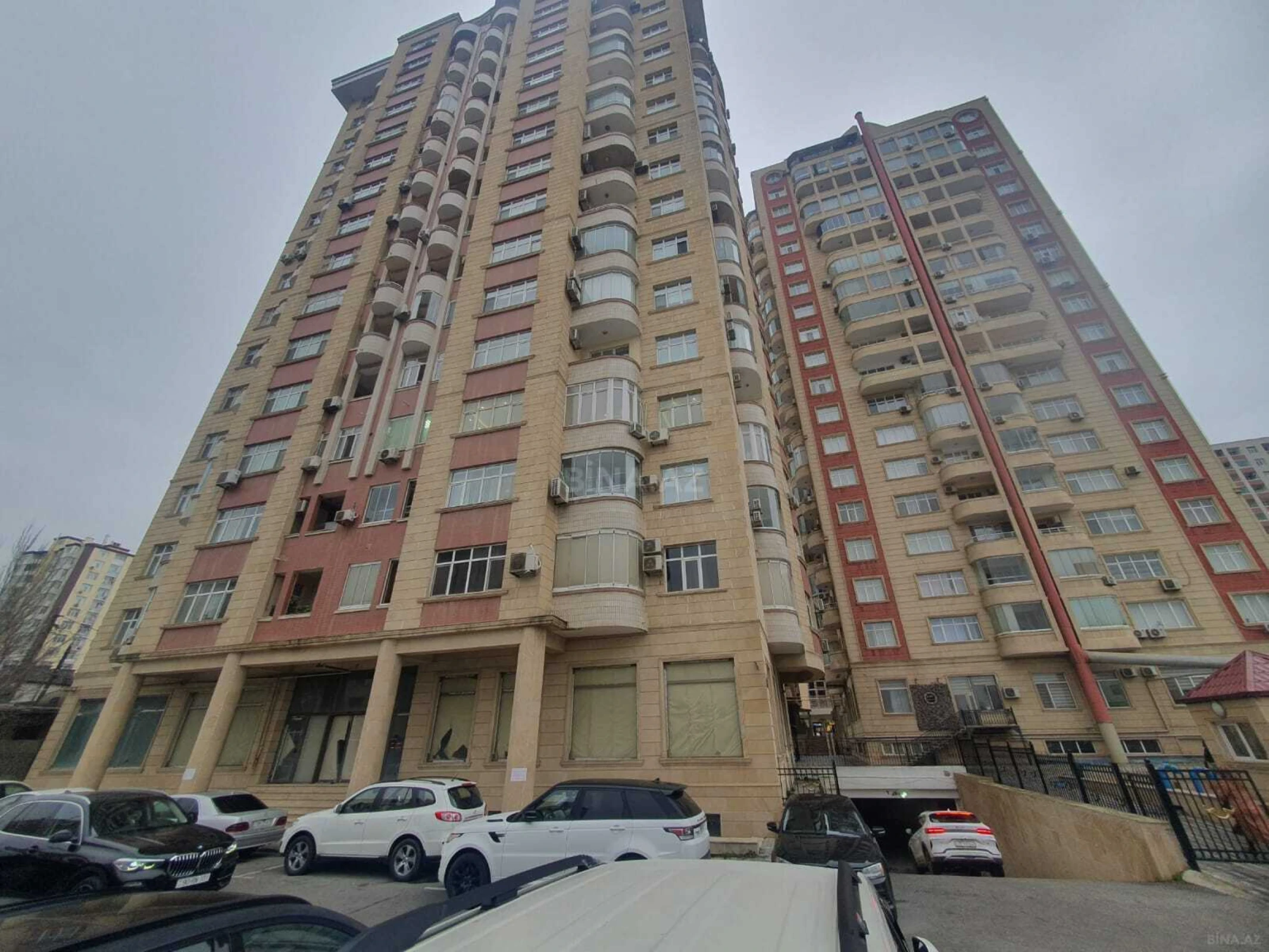 Satılır obyekt 517 m²