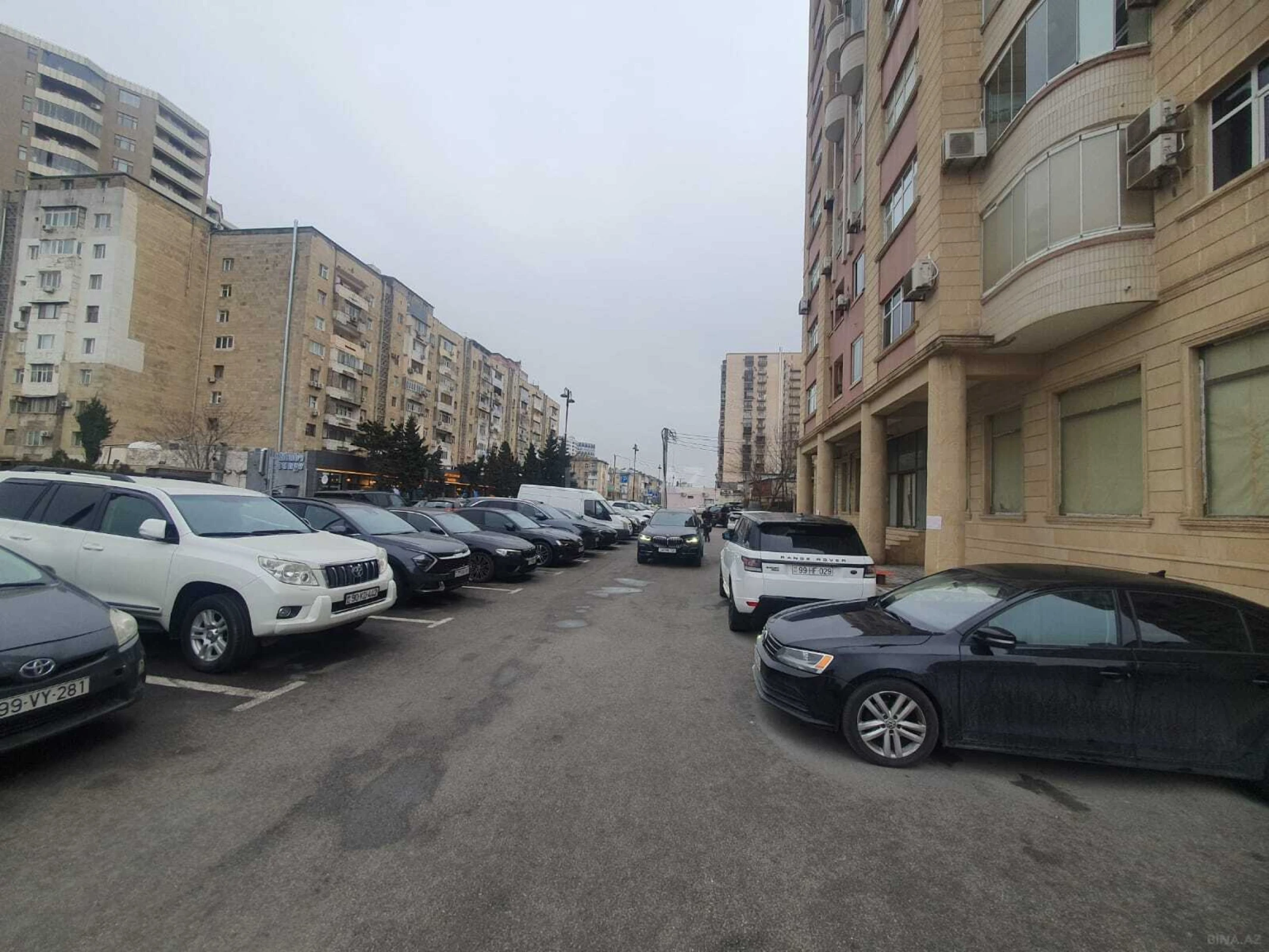 Satılır obyekt 517 m²