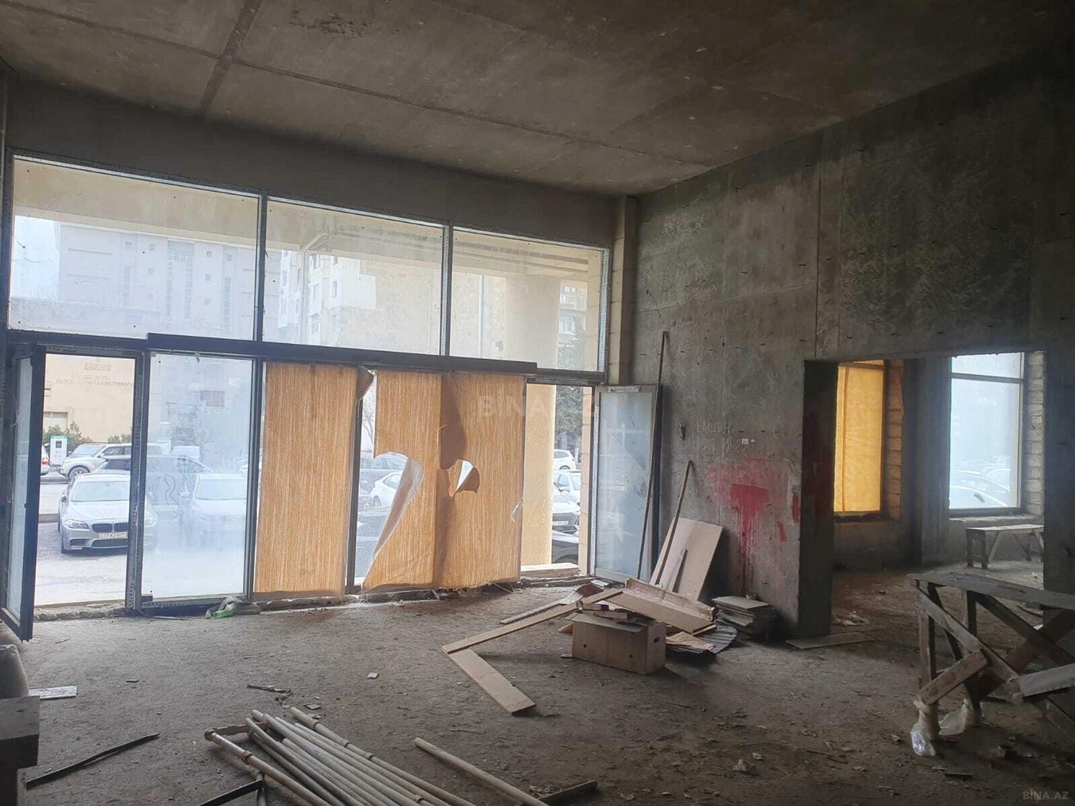 Satılır obyekt 517 m²