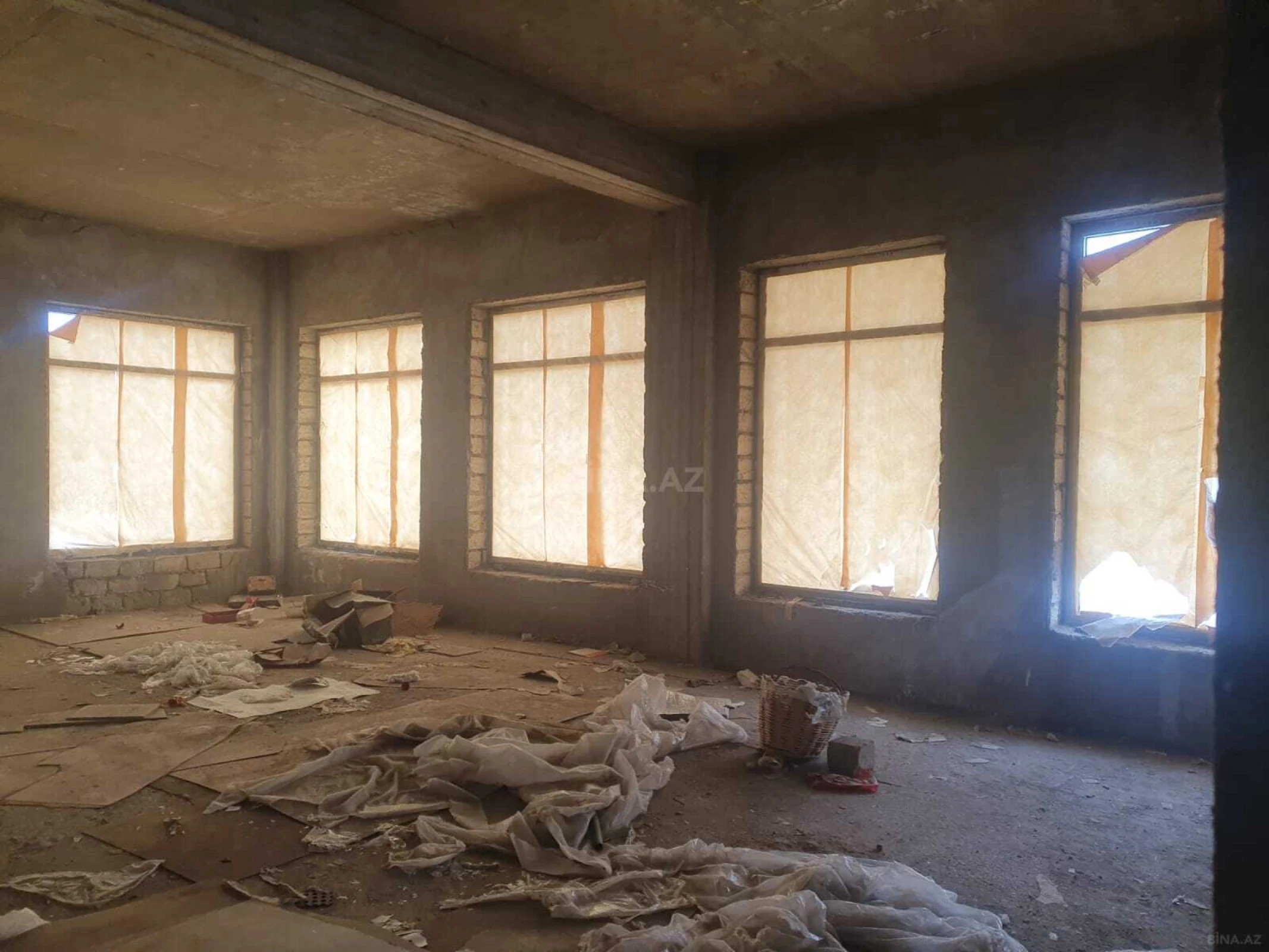 Satılır obyekt 517 m²