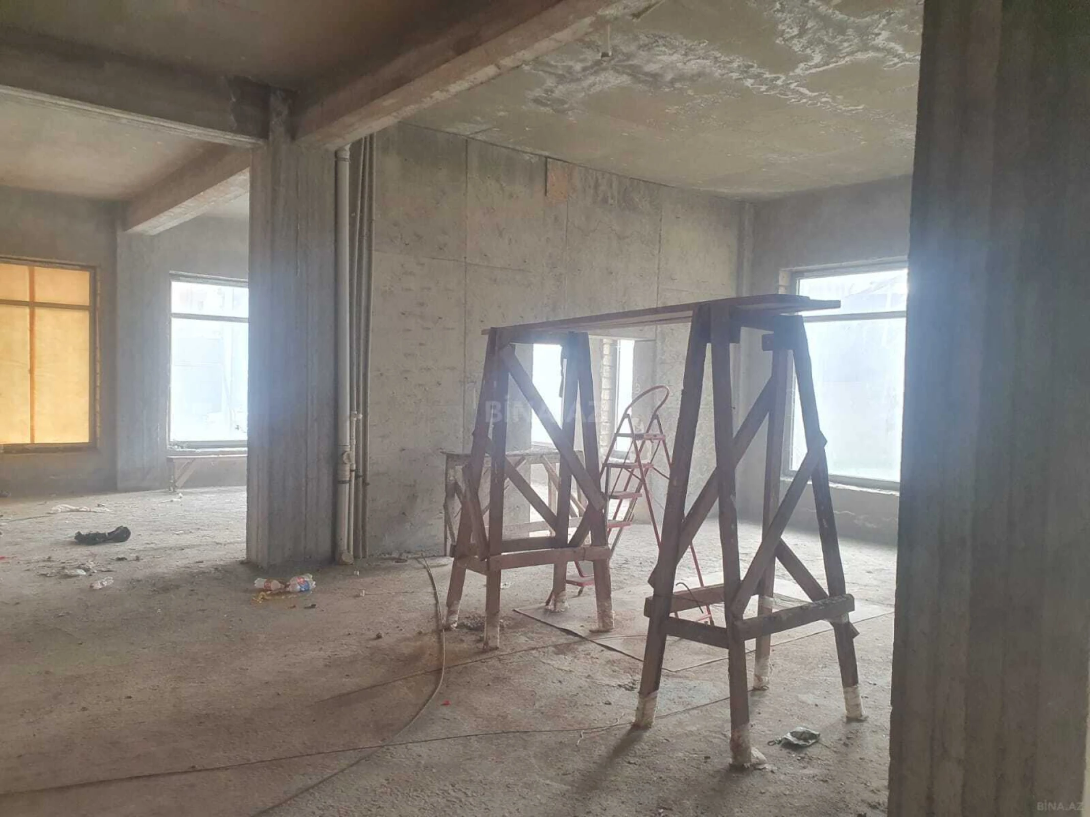 Satılır obyekt 517 m²