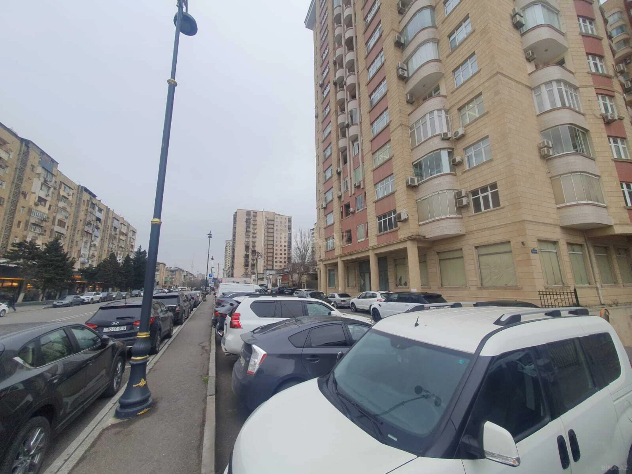 Satılır obyekt 517 m²