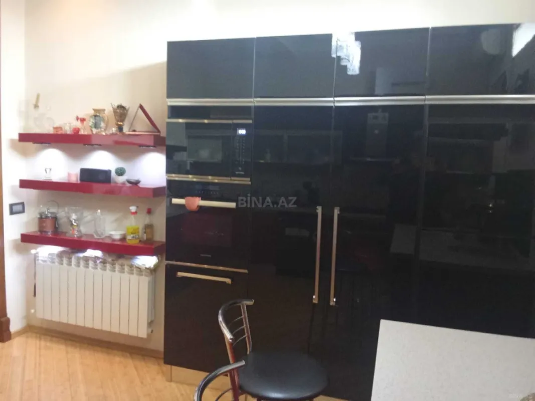 Satılır 3 otaqlı mənzil 150 m²
