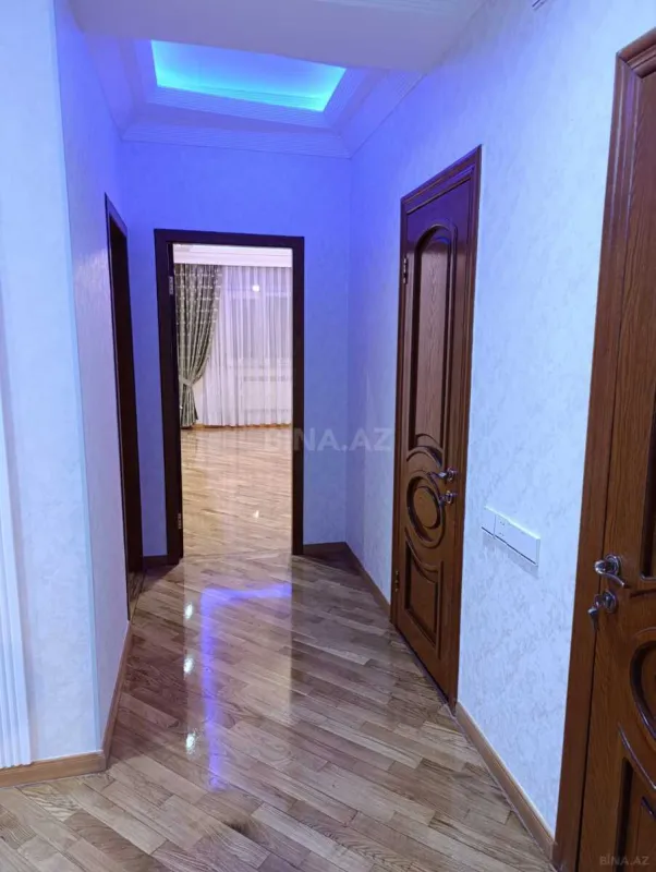 Satılır 3 otaqlı mənzil 150 m²