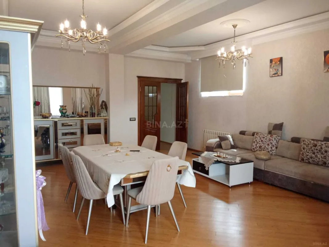 Satılır 3 otaqlı mənzil 150 m²