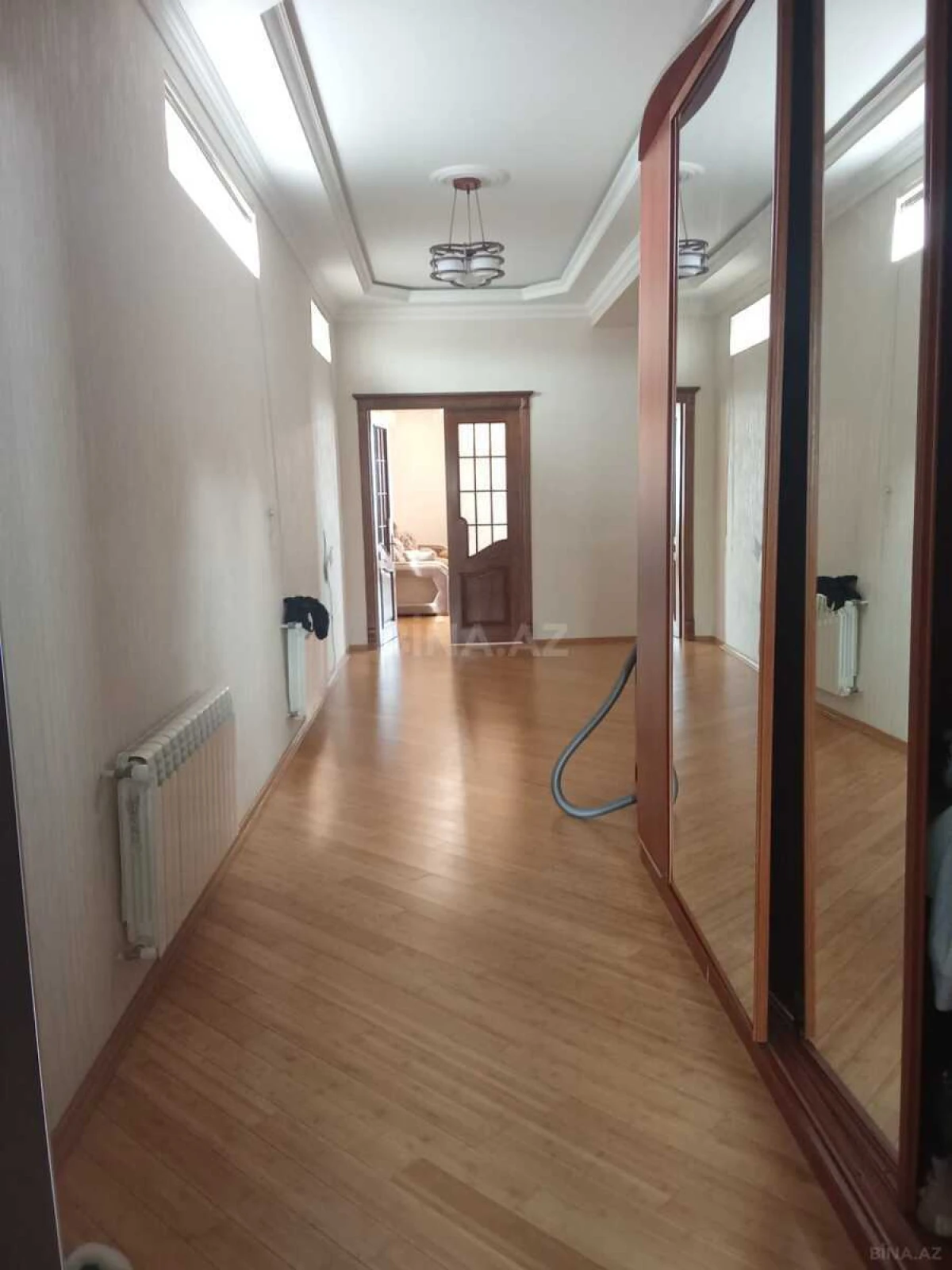 Satılır 3 otaqlı mənzil 150 m²
