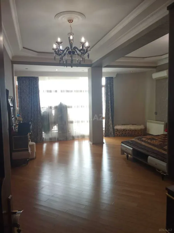 Satılır 3 otaqlı mənzil 150 m²