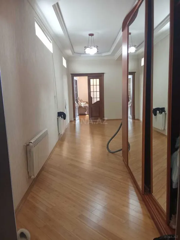 Satılır 3 otaqlı mənzil 150 m²