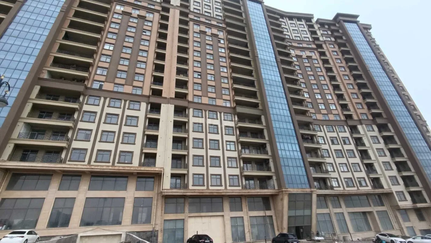 Satılır 2 otaqlı mənzil 88 m²