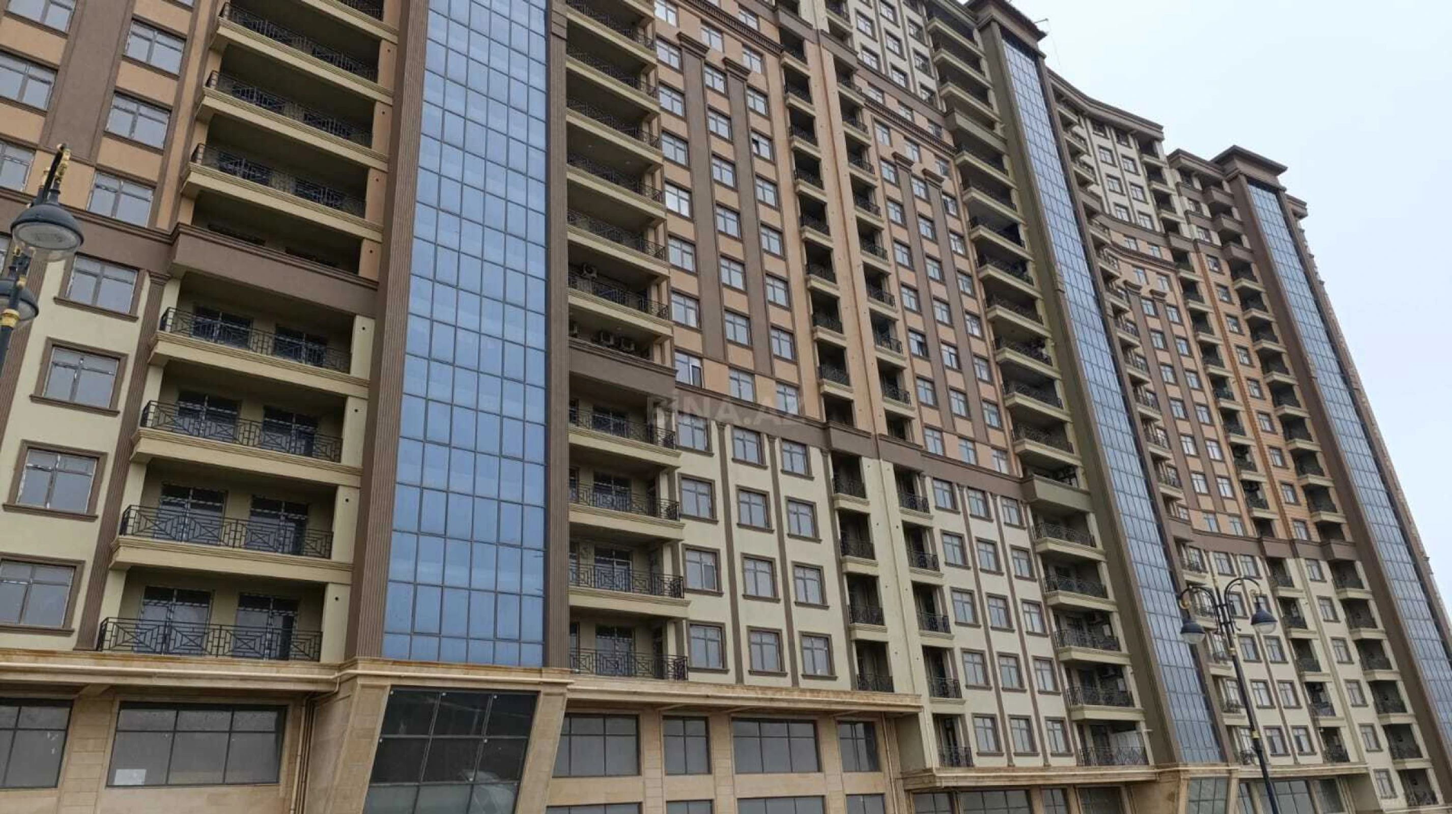 Satılır 2 otaqlı mənzil 88 m²
