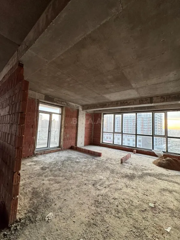 Satılır 3 otaqlı mənzil 100 m²