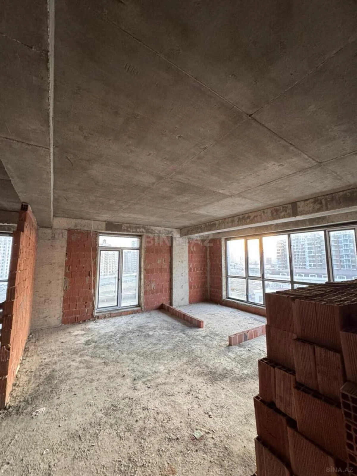 Satılır 3 otaqlı mənzil 100 m²