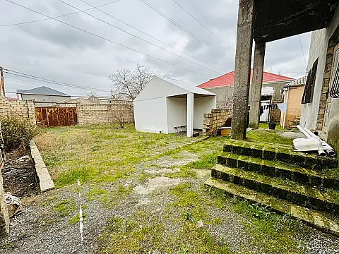 Satılır 6 otaqlı həyət evi 253 m²