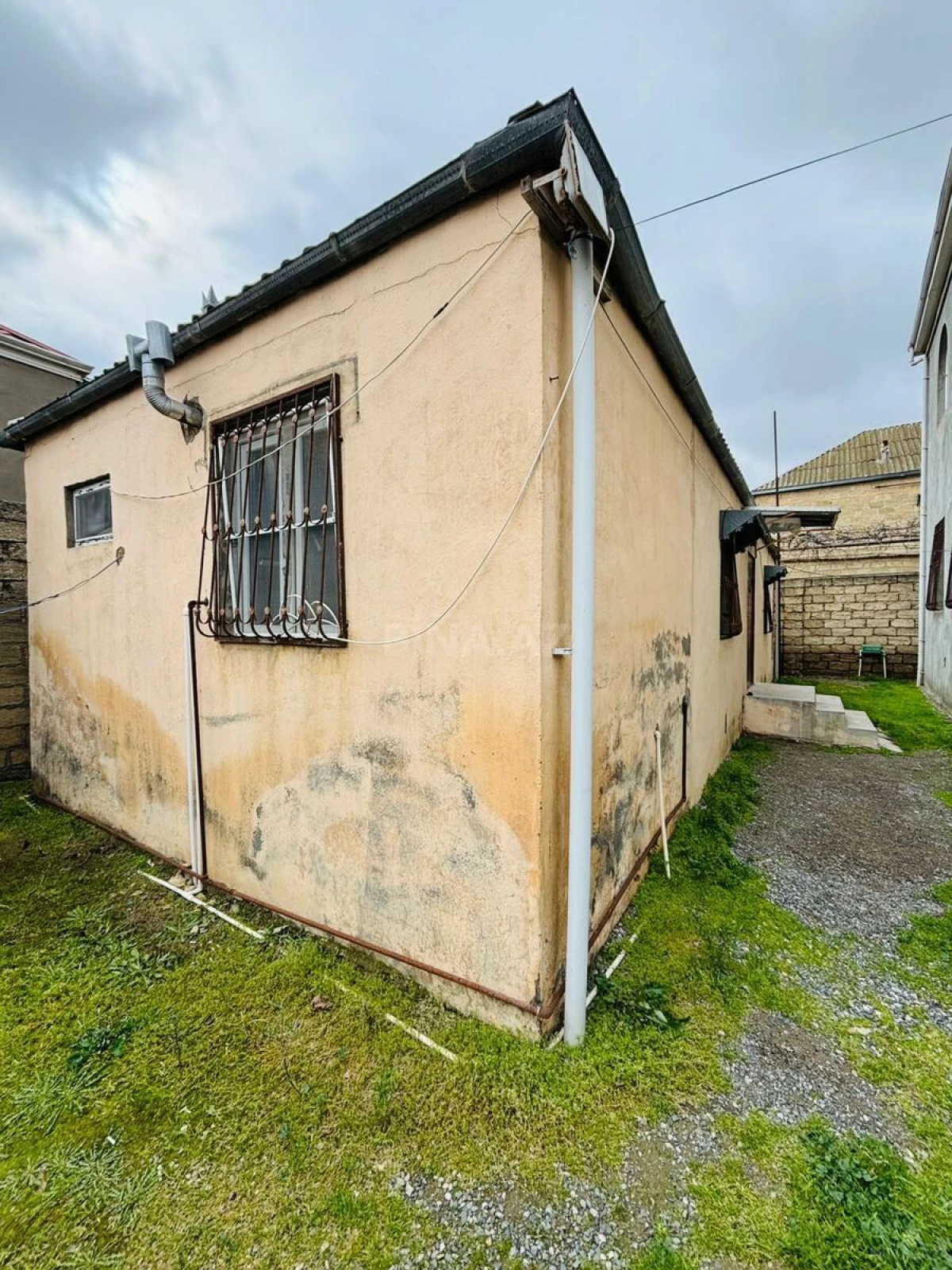 Satılır 6 otaqlı həyət evi 253 m²