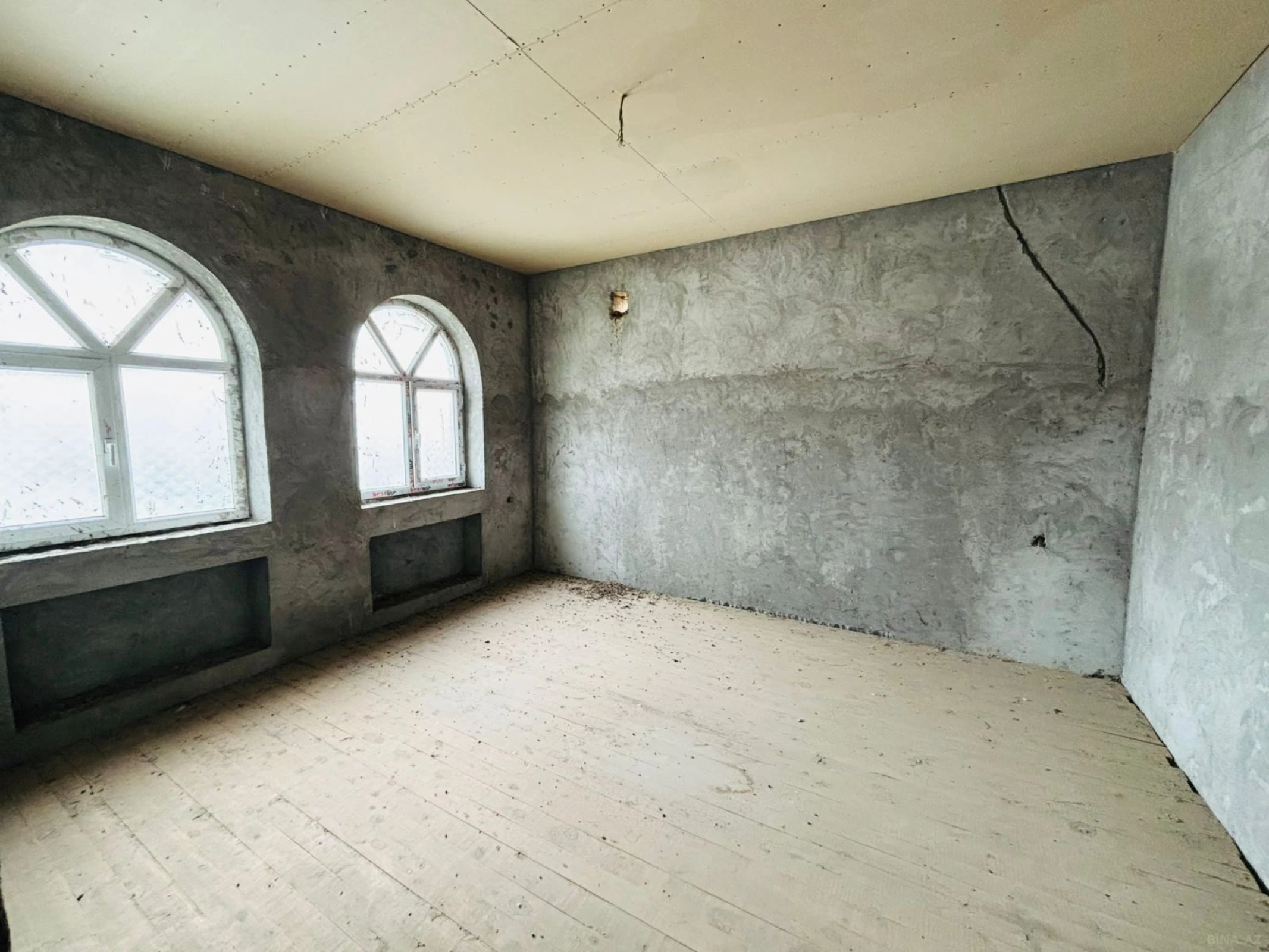 Satılır 6 otaqlı həyət evi 253 m²