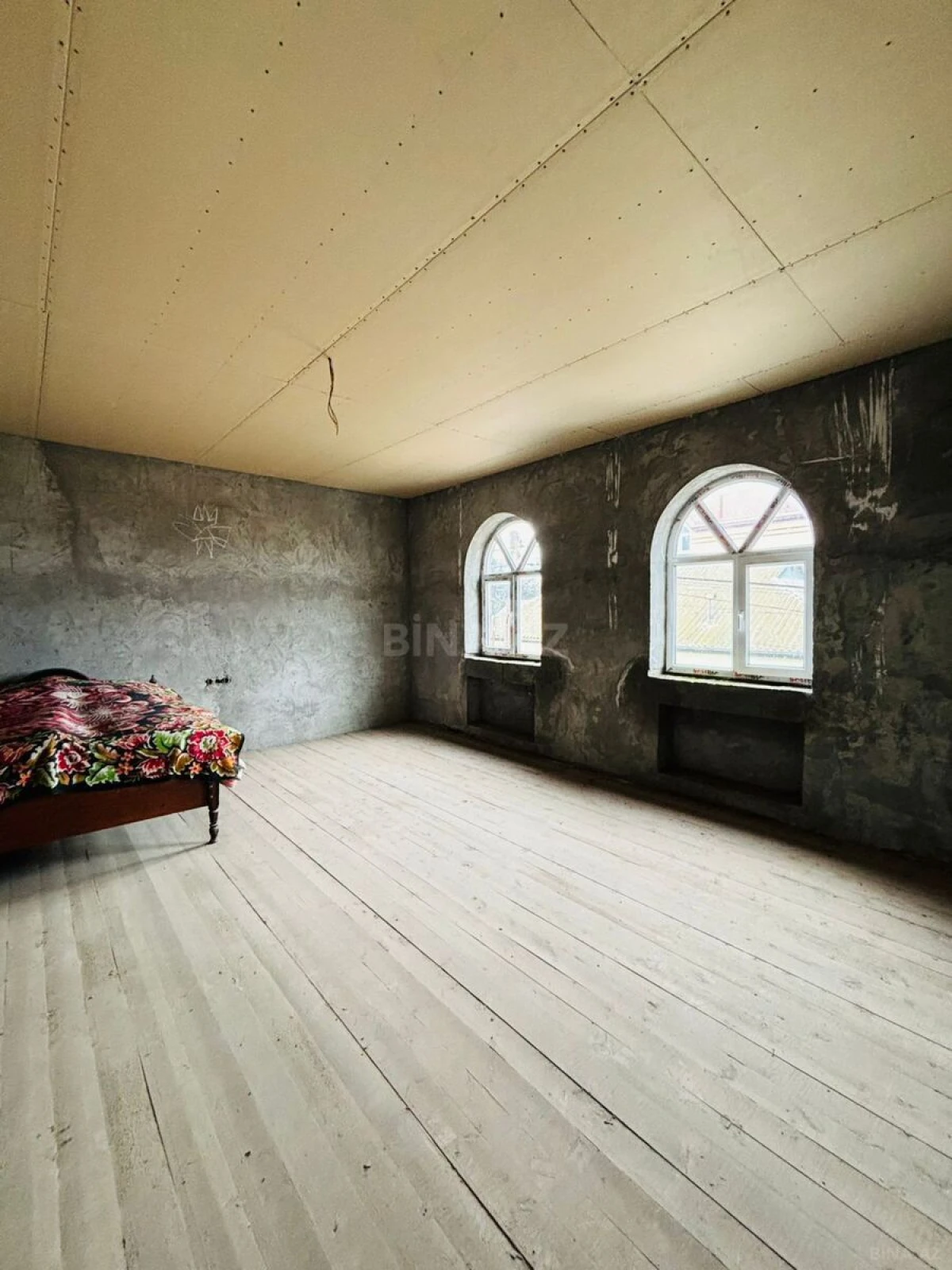 Satılır 6 otaqlı həyət evi 253 m²