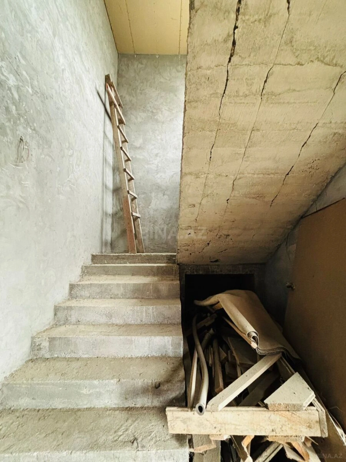 Satılır 6 otaqlı həyət evi 253 m²