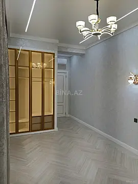 Satılır 4 otaqlı mənzil 160 m²