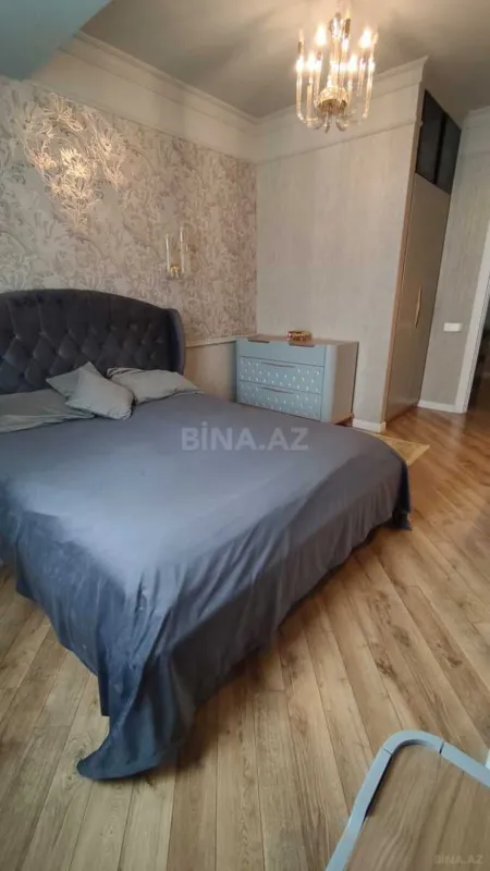 Satılır 4 otaqlı mənzil 100 m²