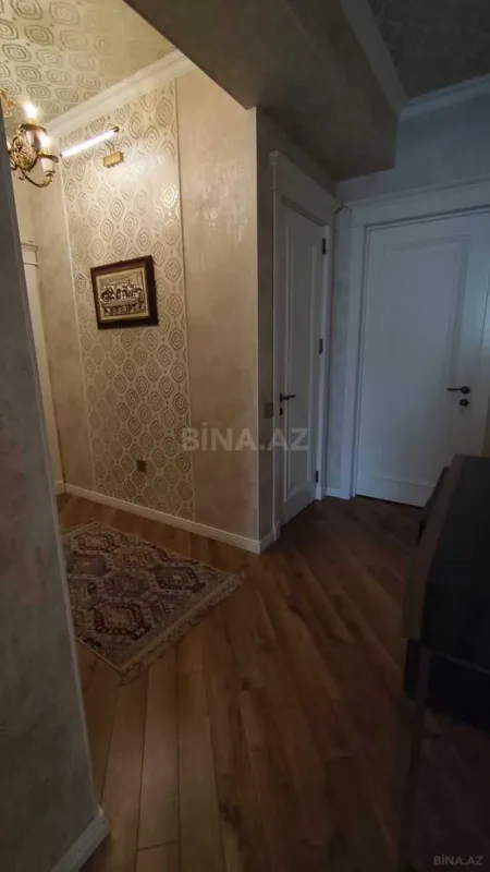 Satılır 4 otaqlı mənzil 100 m²