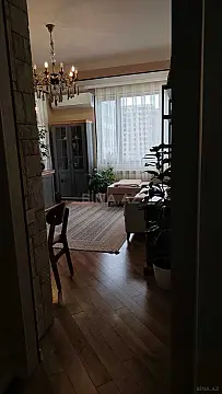 Satılır 4 otaqlı mənzil 100 m²