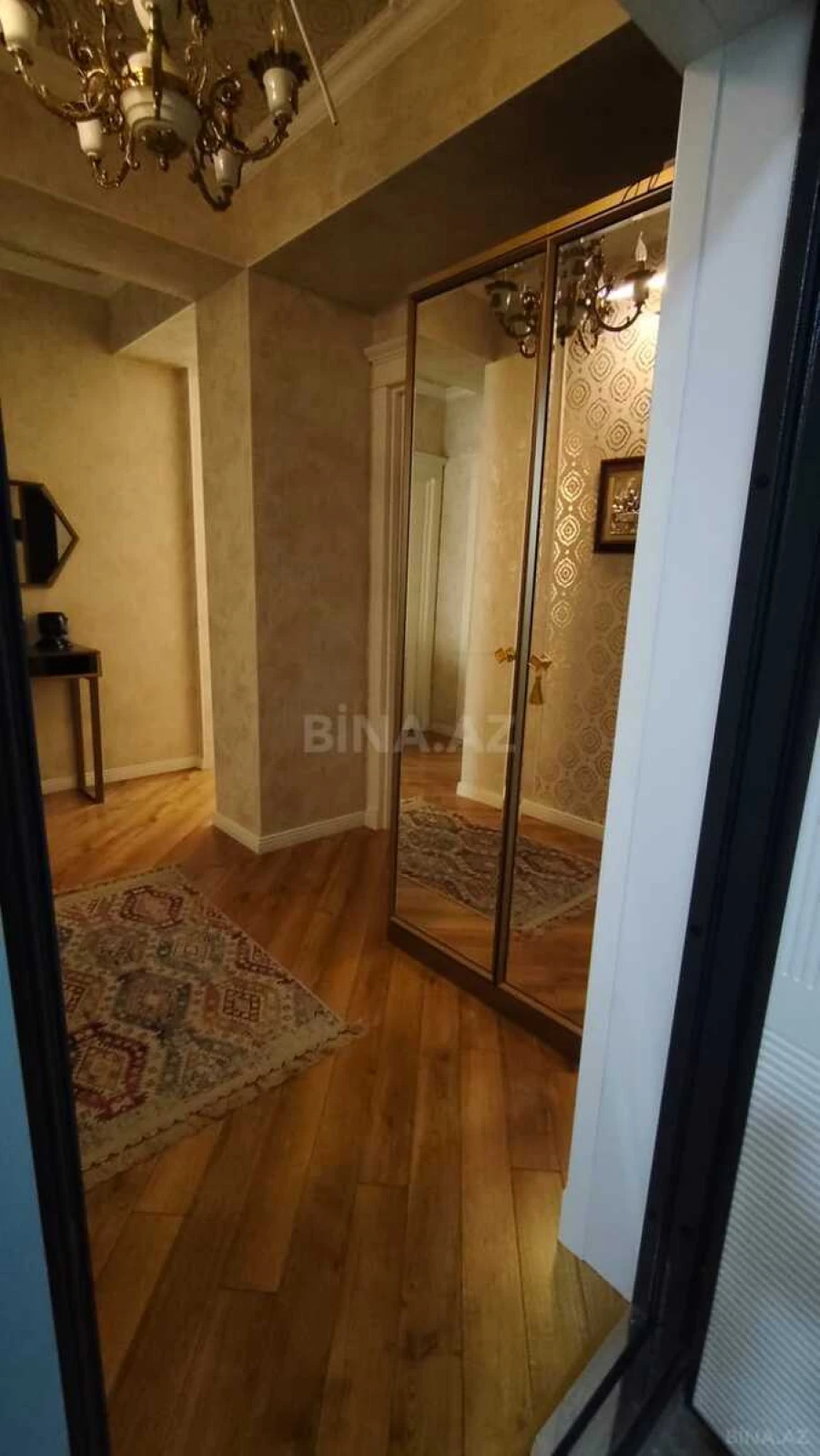 Satılır 4 otaqlı mənzil 100 m²