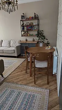 Satılır 4 otaqlı mənzil 100 m²
