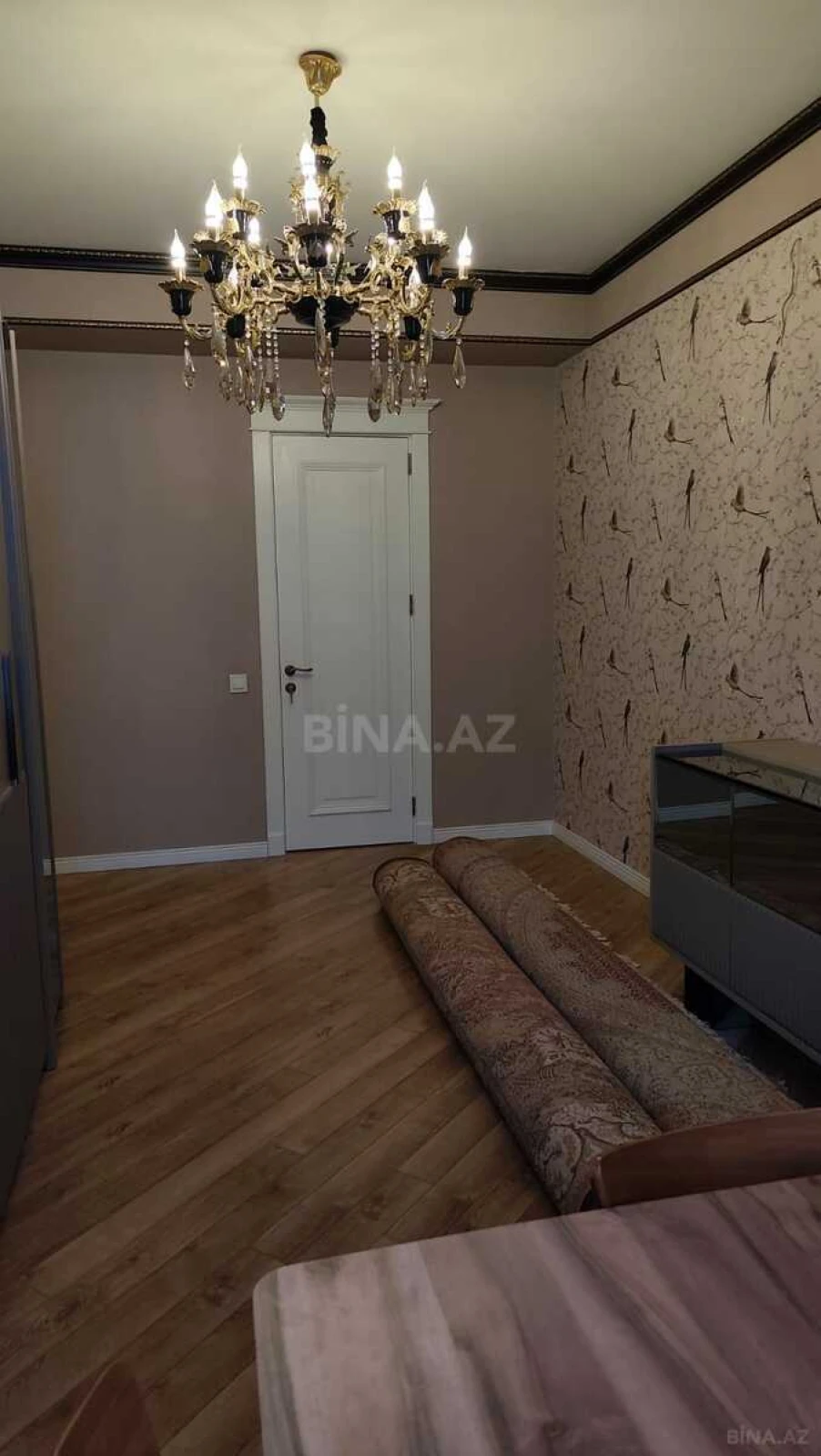 Satılır 4 otaqlı mənzil 100 m²