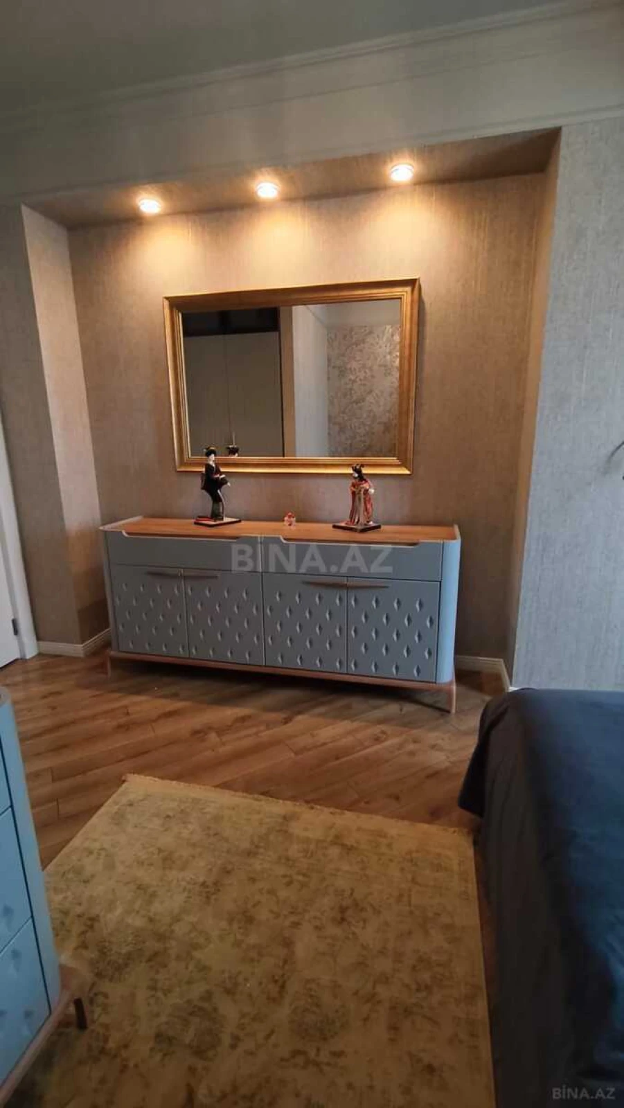 Satılır 4 otaqlı mənzil 100 m²