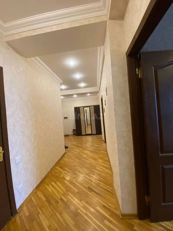 Satılır 2 otaqlı mənzil 92 m²