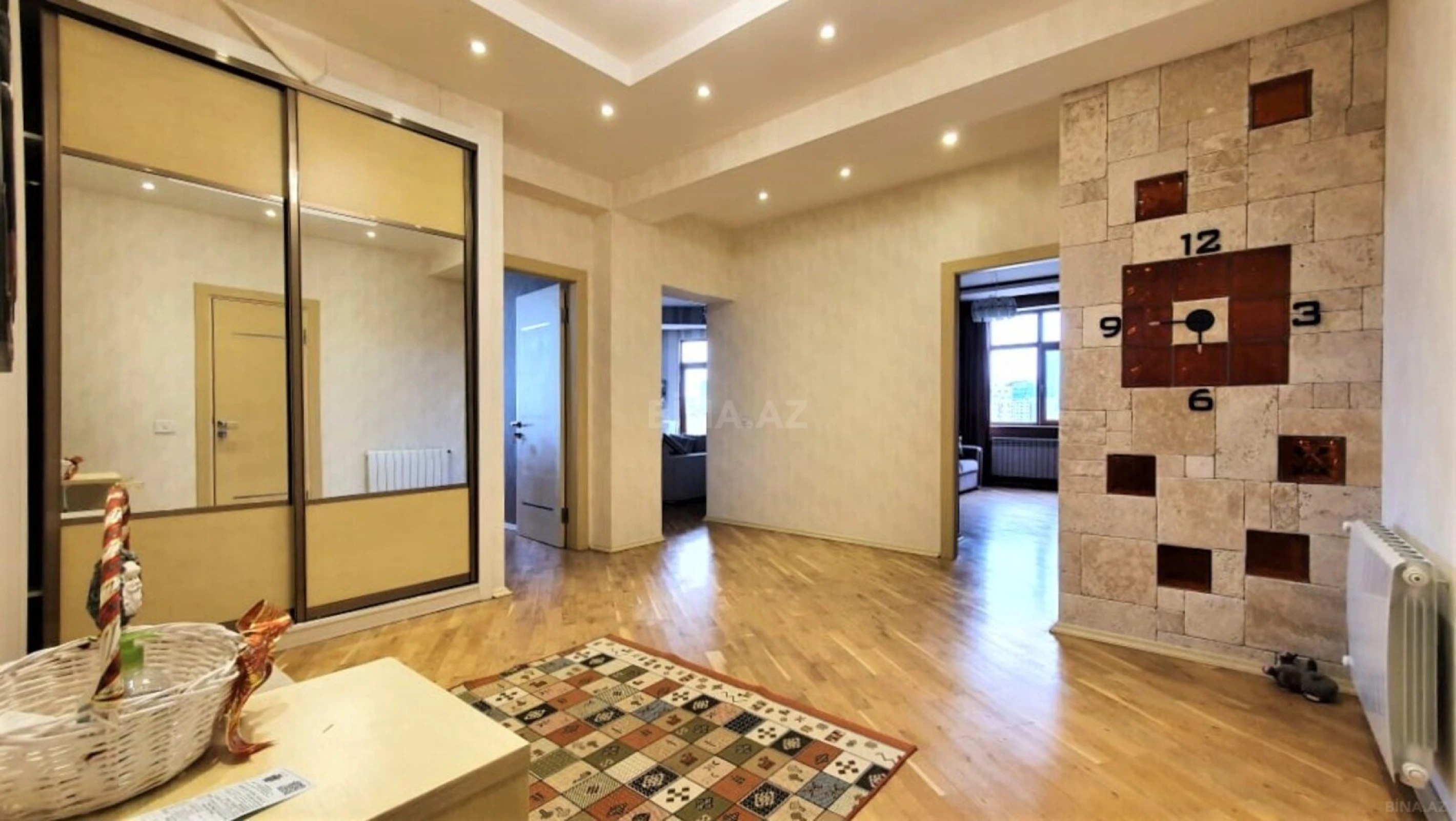 Kirayə verilir 3 otaqlı mənzil 120 m²