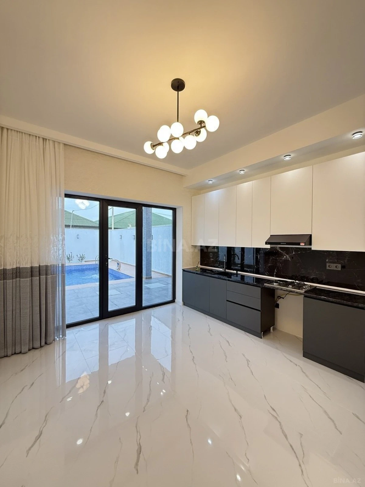 Satılır 4 otaqlı həyət evi 160 m²