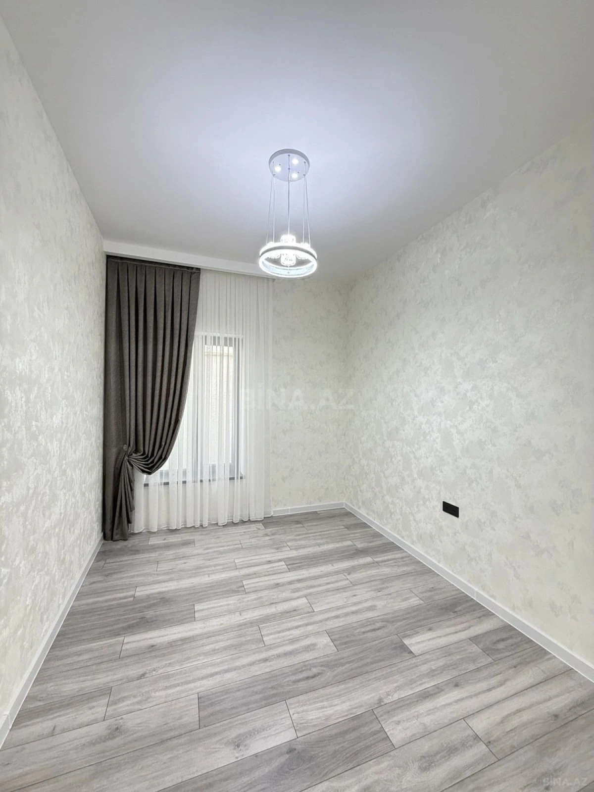 Satılır 4 otaqlı həyət evi 160 m²
