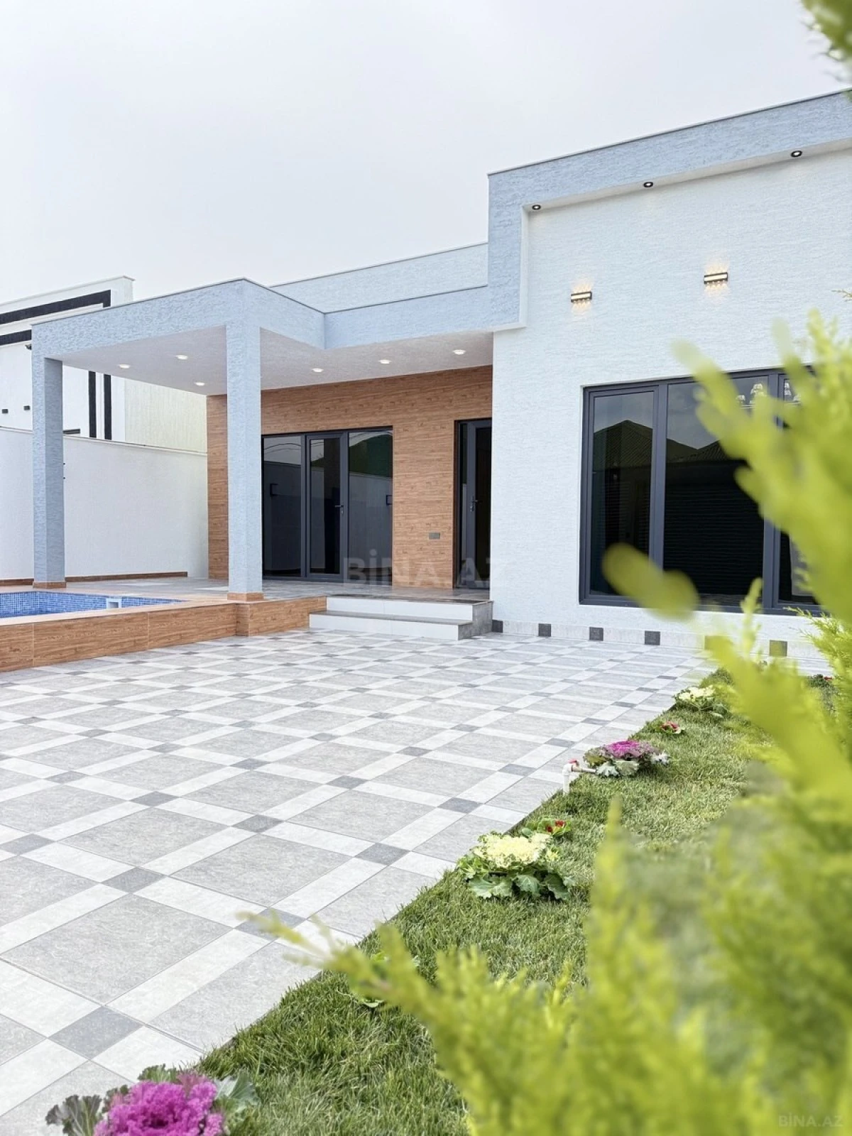 Satılır 4 otaqlı həyət evi 160 m²