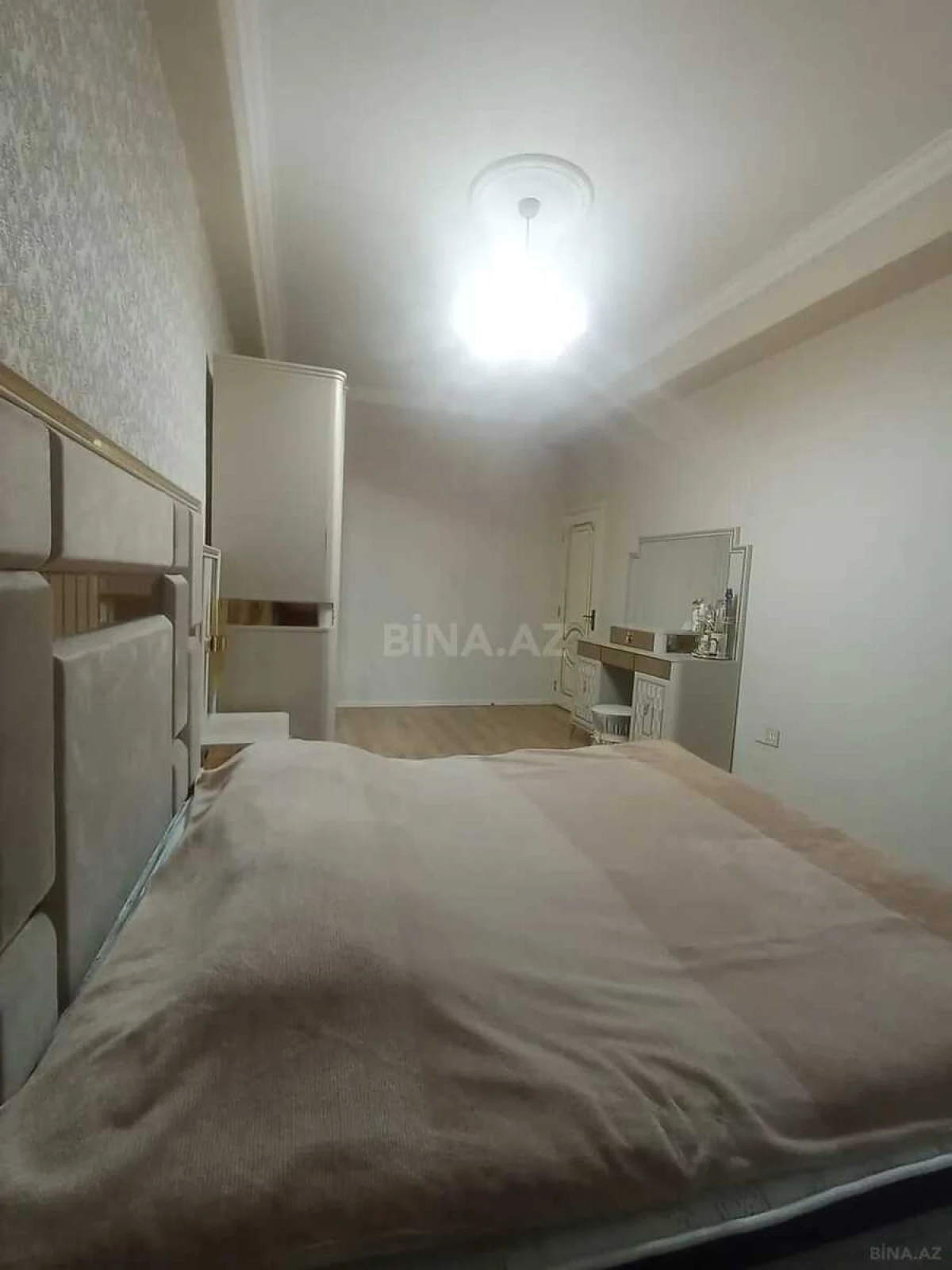 Satılır 3 otaqlı mənzil 130 m²