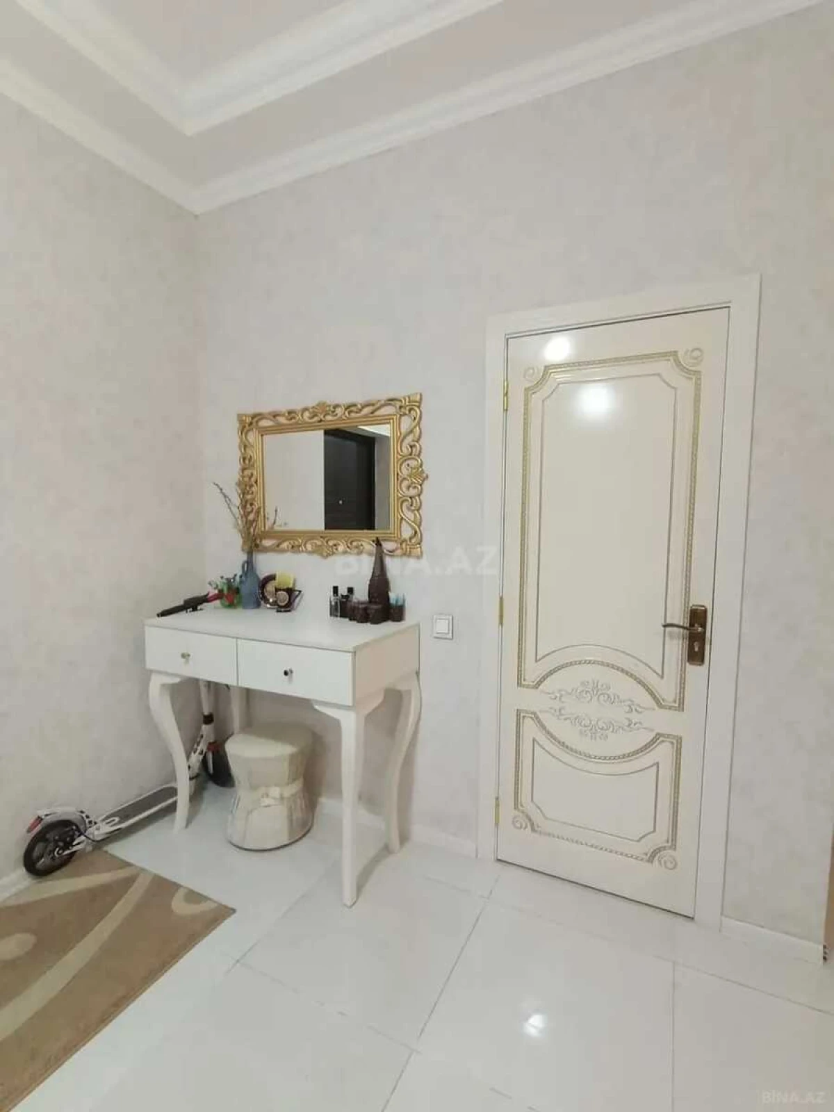 Satılır 3 otaqlı mənzil 130 m²