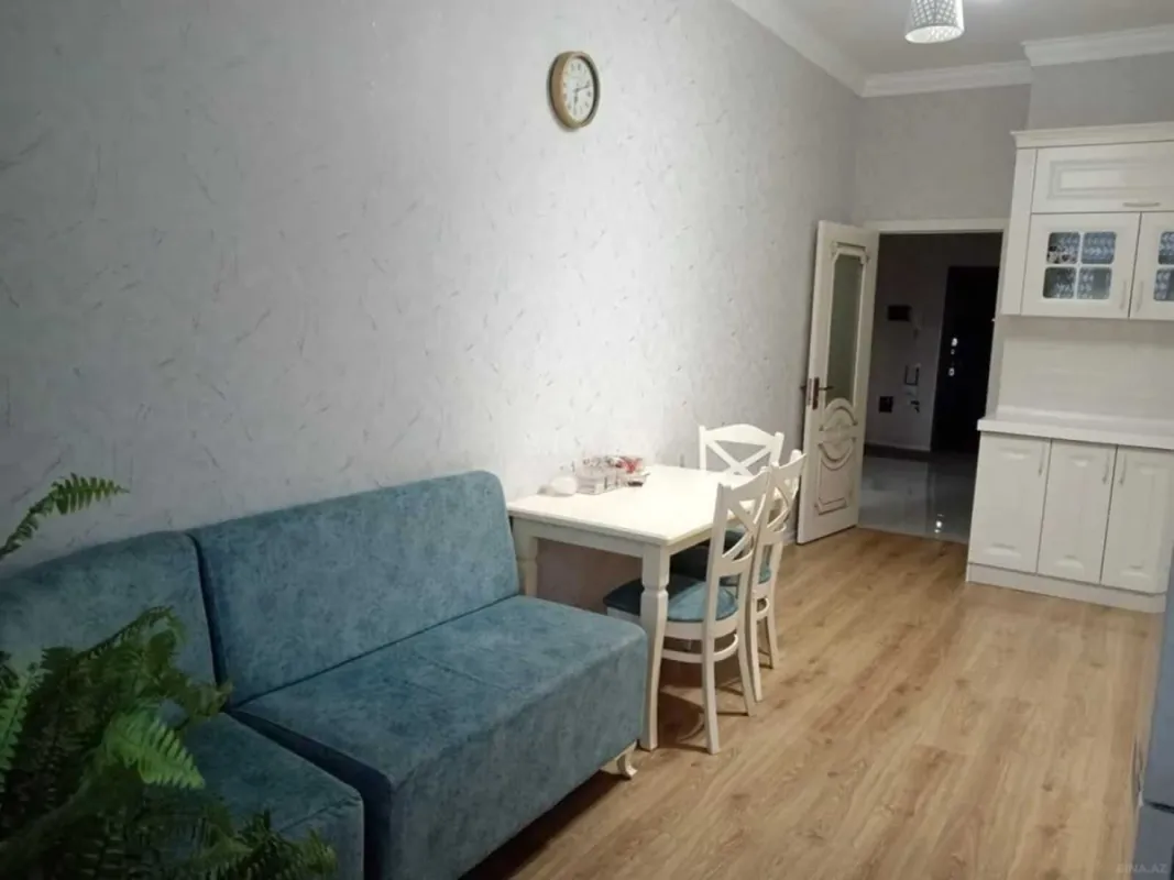 Satılır 3 otaqlı mənzil 130 m²